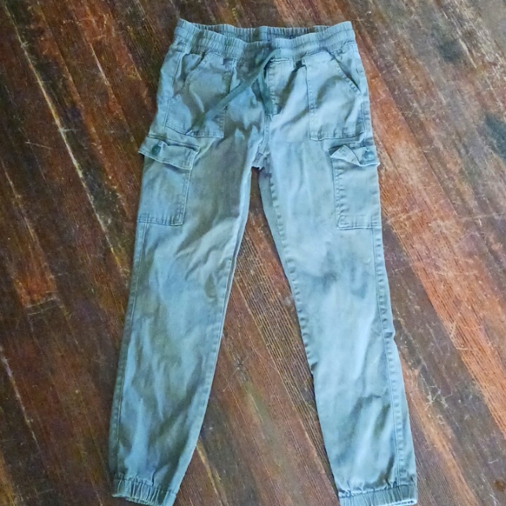 Size 7/28 Monkey Ride cuffed cargo pants olive green